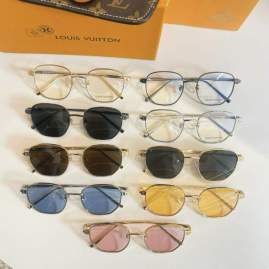 Picture of Louis Vuitton Sunglasses _SKUfw76276511fw